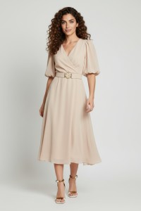 Rozkloszowana sukienka z szyfonu z elastycznym paskiem